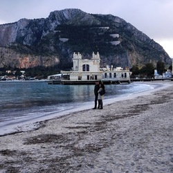 MONDELLO fotografie di Giulio Azzarello &copy;2019.