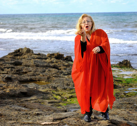 SARA FAVARO attrice e scrittrice italiana. Fotografie di Giulio Azzarello &copy;2015 2016.