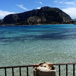 MONDELLO. Fotografie di Giulio Azzarello ©2024.