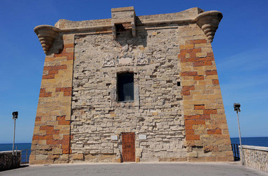TRAPANI il centro storico il porto il mare la colombaia. Fotografie di Giulio Azzarello ©2014. TRAPANI il centro storico il porto il mare la colombaia. Fotografie di Giulio Azzarello ©2014.