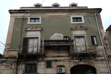 FAVARA in provincia di Agrigento. Fotografie di Giulio Azzarello 2014.