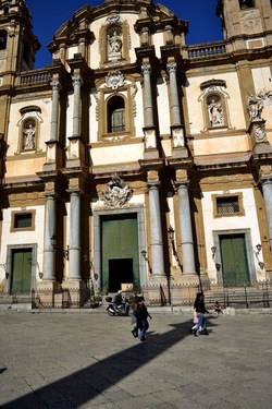 CENTRO STORICO di PALERMO fotografie di Giulio Azzarello ©2019.