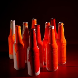 BOTTIGLIE. Fotografia di Giulio Azzarello ©2023. BOTTIGLIE. Fotografia di Giulio Azzarello ©2023.