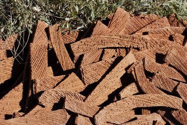 ARTE CONTEMPORANEA A PIRGI sito e riserva archeologica. Fotografie di Giulio Azzarello &copy;2014.