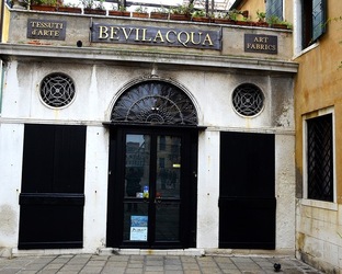 BIENNALE di VENEZIA 2017 la citt&agrave; particolari. Fotografie di Giulio Azzarello &copy;2018.