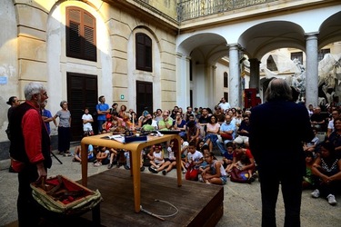 LA MACCHINA DEI SOGNI di Mimmo Cuticchio. Fotografie di Giulio Azzarello ©2020. LA MACCHINA DEI SOGNI di Mimmo Cuticchio. Fotografie di Giulio Azzarello ©2020.