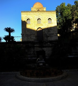 CENTRO STORICO di PALERMO. Fotografia di Giulio Azzarello &copy;2018.