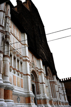 BOLOGNA centro storico. Fotografie di Giulio Azzarello ©2016. BOLOGNA centro storico. Fotografie di Giulio Azzarello ©2016.
