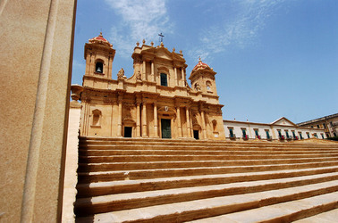 IL BAROCCO DI NOTO in Sicilia panoramiche e particolari. Fotografie di Giulio Azzarello &copy;2014.