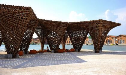 STRUTTURA di LEGNO BIENNALE di ARCHITETTURA di VENEZIA. Foto di G.Azzarello ©2018. STRUTTURA di LEGNO BIENNALE di ARCHITETTURA di VENEZIA. Foto di G.Azzarello ©2018.