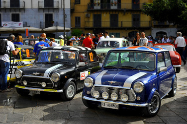 RADUNO di auto classiche MiniCooper. Fotografie di Giulio Azzarello &copy;2016.