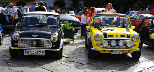RADUNO di auto classiche MiniCooper. Fotografie di Giulio Azzarello &copy;2016.