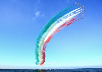 FRECCE TRICOLORE fotografie di Giulio Azzarello &copy;2018.