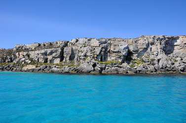 ISOLA DI FAVIGNANA in Sicilia. Visioni panoramiche o particolari. Fotografie di Giulio Azzarello ©2014. ISOLA DI FAVIGNANA in Sicilia. Visioni panoramiche o particolari. Fotografie di Giulio Azzarello ©2014.