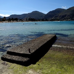 MONDELLO. Fotografie di Giulio Azzarello ©2024. MONDELLO. Fotografie di Giulio Azzarello ©2024.