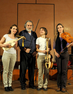 CARLO MAGNO spettacolo epico di e con Mimmo Cuticchio. Fotografie di Giulio Azzarello &copy;2014.