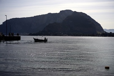 FEBBRAIO Fotografie di Giulio Azzarello &copy;2022.