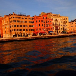 VENEZIA fotografie di Giulio Azzarello &copy;2022.