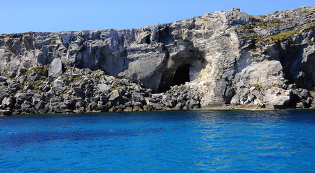 ISOLA DI FAVIGNANA in Sicilia. Visioni panoramiche o particolari. Fotografie di Giulio Azzarello ©2014. ISOLA DI FAVIGNANA in Sicilia. Visioni panoramiche o particolari. Fotografie di Giulio Azzarello ©2014.