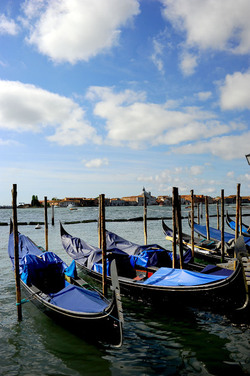 LUNGOMARE di VENEZIA. Fotografie di Giulio Azzarello &copy;2016.