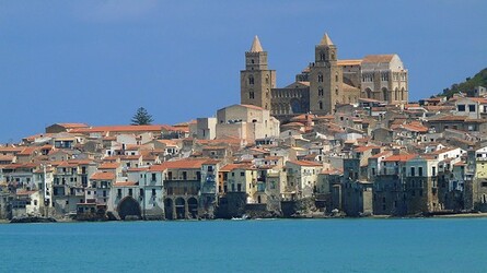 CEFALU e il suo Duomo in Sicilia. Fotografie di Giulio Azzarello &copy;2014.