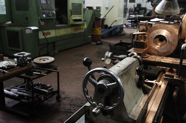 INDUSTRIA fotografie di Giulio Azzarello &copy;2014.