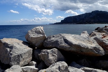 MONDELLO. Fotografie di Giulio Azzaello &copy;2022.