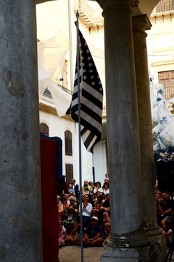 BRUNO LEONE Pulcinella. Fotografie di Giulio Azzarello ©2020. BRUNO LEONE Pulcinella. Fotografie di Giulio Azzarello ©2020.