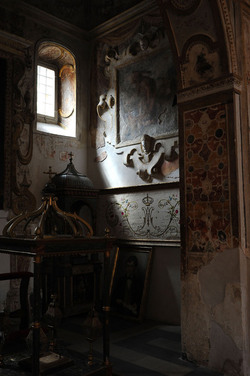 ISNELLO in Sicilia comune e paese del territorio delle madonie. Fotografie di Giulio Azzarello &copy;2014.