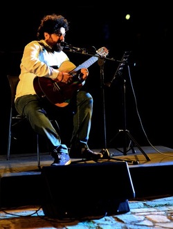 GIUSEPPE di BELLA artista musicista. Fotografie di Giulio Azzarello &copy;2020.