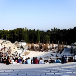 LE TROIANE teatro greco di Siracusa. Fotografie di Giulio Azzarello ©2019. LE TROIANE teatro greco di Siracusa. Fotografie di Giulio Azzarello ©2019.