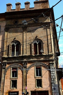 BOLOGNA centro storico. Fotografie di Giulio Azzarello &copy;2018.