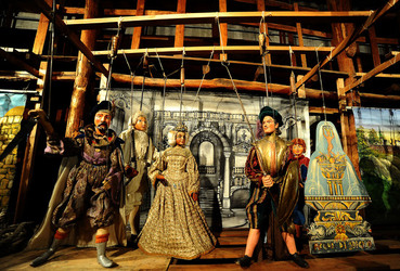 TRADIZIONI IN VIAGGIO mostra di pupi di Mimmo Cuticchio. Fotografie di Giulio Azzarello &copy;2014.