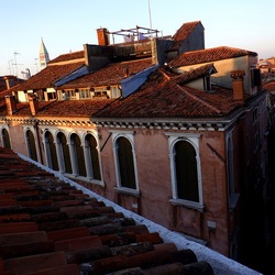 VENEZIA fotografie di Giulio Azzarello &copy;2022.