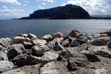 MONDELLO. Fotografie di Giulio Azzaello &copy;2022.