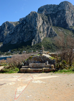 CAPO GALLO riserva marina e naturalistica a Palermo panoramiche e particolari. Fotografie di Giulio Azzarello ©2014. CAPO GALLO riserva marina e naturalistica a Palermo panoramiche e particolari. Fotografie di Giulio Azzarello ©2014.