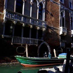 VENEZIA fotografie di Giulio Azzarello &copy;2022.