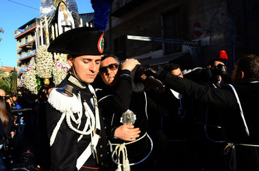 PROCESSIONI religiose per la Pasqua a Palermo. Fotografie di Giulio Azzarello ©2016. PROCESSIONI religiose per la Pasqua a Palermo. Fotografie di Giulio Azzarello ©2016.