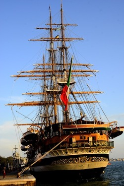 AMERIGO VESPUCCI fotografie di Giulio Azzarello ©2020. AMERIGO VESPUCCI fotografie di Giulio Azzarello ©2020.