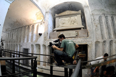 Le CATACOMBE di Palermo documentario film. Fotografie di scena e set di Giulio Azzarello &copy;2014.