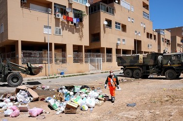 IL QUARTIERE ZEN di Palermo. Fotografie di Giulio Azzarello ©2014. IL QUARTIERE ZEN di Palermo. Fotografie di Giulio Azzarello ©2014.