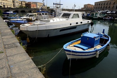 BARCHE da PESCA fotografie di Giulio Azzarello &copy;2019.