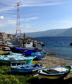 CAPO PELORO borgo marinaro dello stretto di Messina. Fotografie di Giulio Azzarello ©2014.