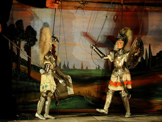 OPERA DEI PUPI di Mimmo Cuticchio in uno spettacolo natalizio a Palermo. Fotografie di Giulio Azzarello ©2014. OPERA DEI PUPI di Mimmo Cuticchio in uno spettacolo natalizio a Palermo. Fotografie di Giulio Azzarello ©2014.