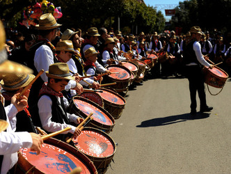 Tamburai siciliani di Agrigento. Fotografie di Giulio Azzarello &copy;2017.
