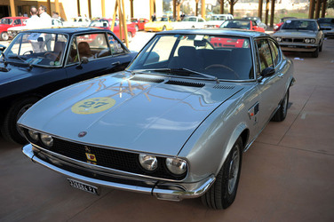 AUTO CLASSICHE ovvero la loro modernit&agrave; in mostra con tanti modelli del passato. Fotografie di Giulio Azzarello &copy;2014.