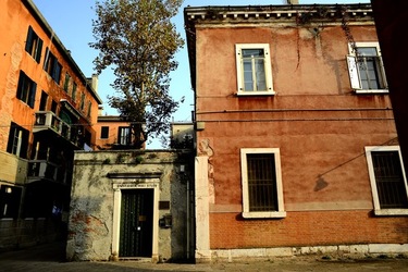 VENEZIA fotografie di Giulio Azzarello ©2020. VENEZIA fotografie di Giulio Azzarello ©2020.