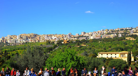 Mandorlo in Fiore la sfilata. Fotografie di Giulio Azzarello &copy;2017.