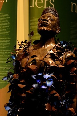 VENEZIA installazione nigeriana inizio Arsenale. Biennale Arch. Cont.. Fotografie di Giulio Azzarello &copy;2022.