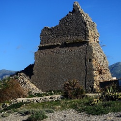 RUDERE DI PIETRA. Fotografie di Giulio Azzarello &copy;2022.